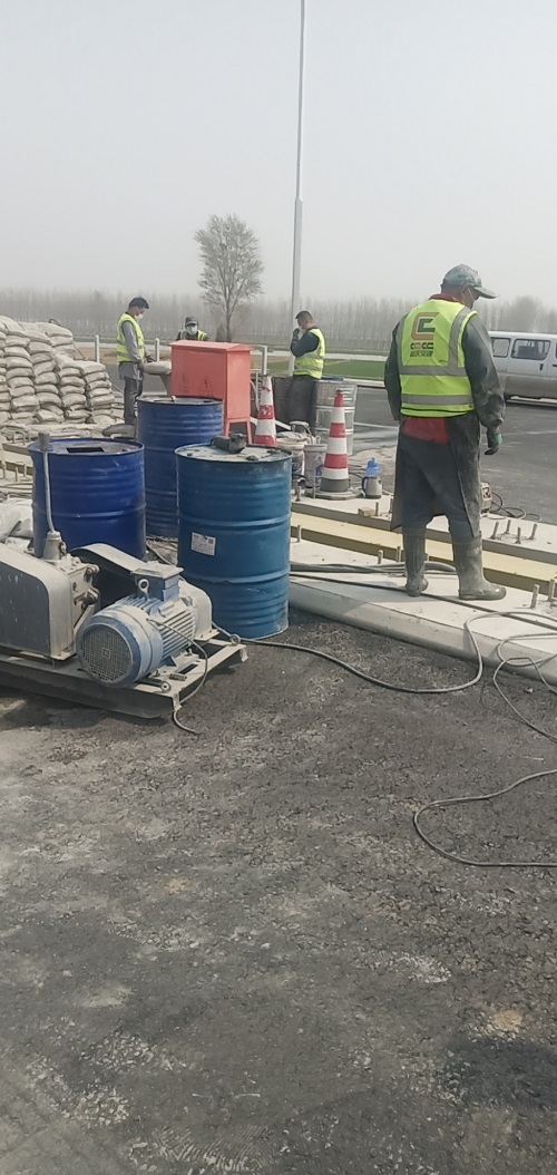 金山公路路基回填土压密注浆